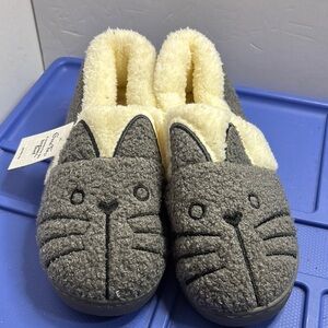Gara Tia Gray Cat Face Slippers with Cream Lining NWT Sz 8-9